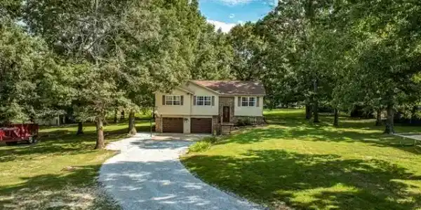 4058 VALLEY ROAD