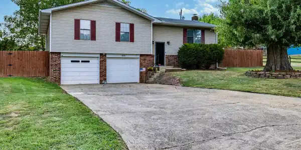 875 MEADOW LANE DRIVE