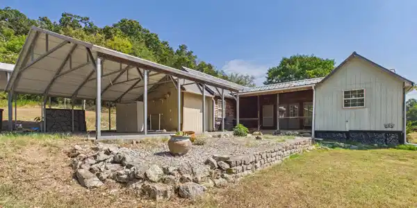 8523 HWY 62 WEST
