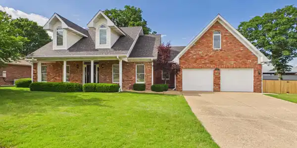 2120 NORWOOD DRIVE