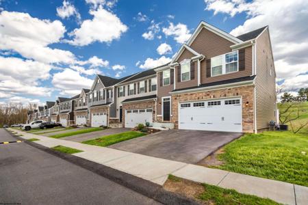 220 Stonehurst