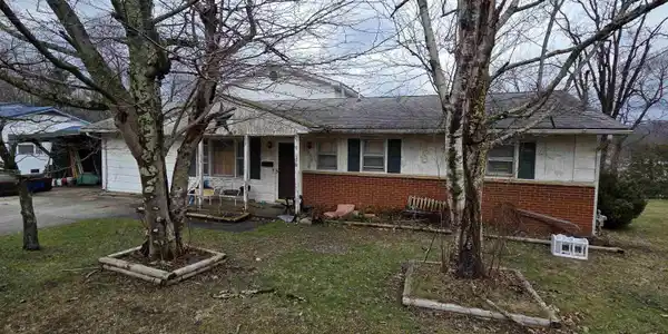 106 Pinecrest