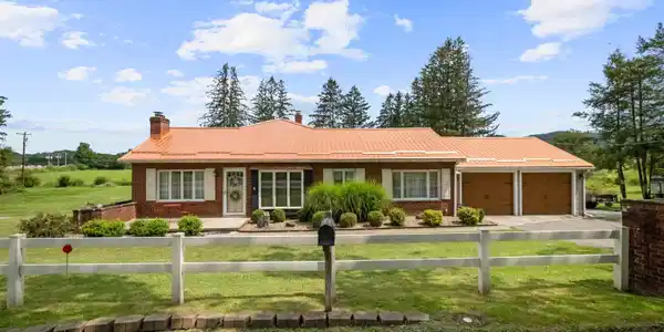 253 Chenoweth Creek