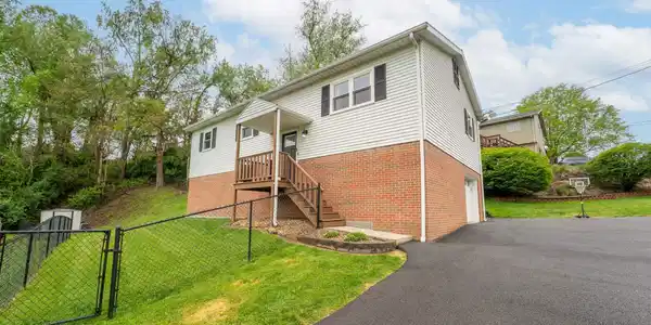 2299 Meadows