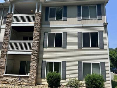 7205 University Commons