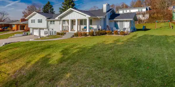 649 Villa