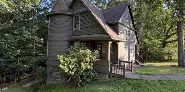 Image 4