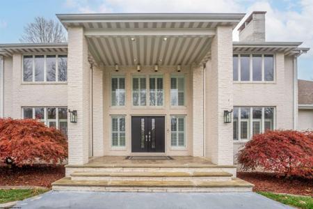 3116 N Greystone