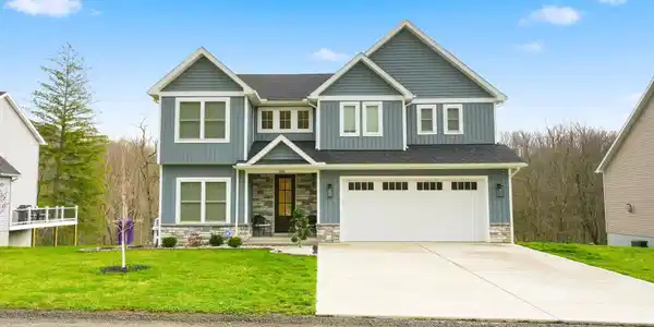 206 Farm Brook