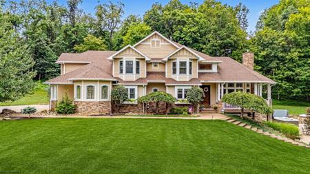 6011 Woodlands Bluff