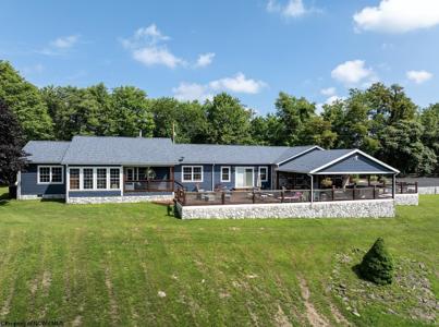 775 Breezy Knoll