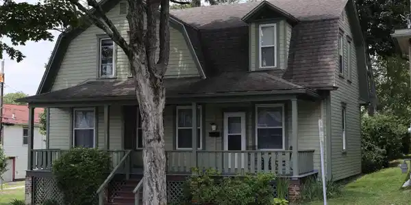 121 Earle