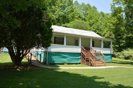 3831 Churchville