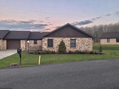 411 Pineview