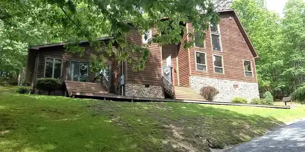 444 Gordon
