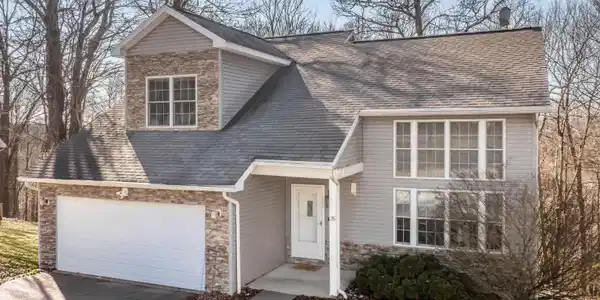 26 Oakton