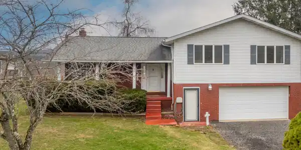 224 Hemlock