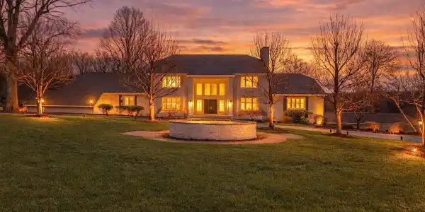 3116 N Greystone