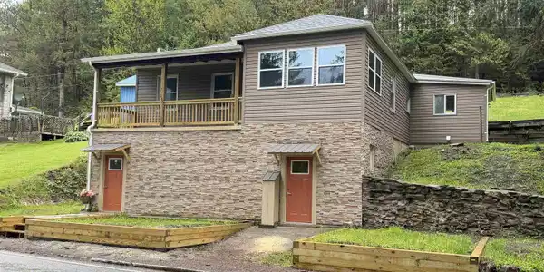 486 Spruce