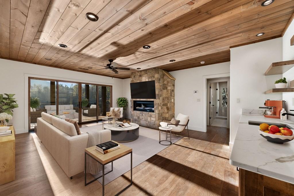 Image 4: Lower Level 2 - Living Room