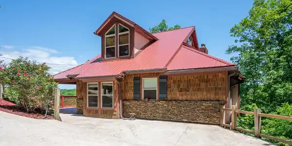561 Summit Lane