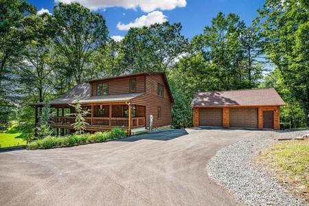 886 Spruce Circle