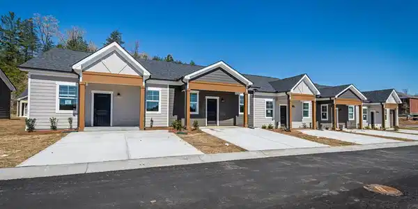 Unit 38 Grove Loop