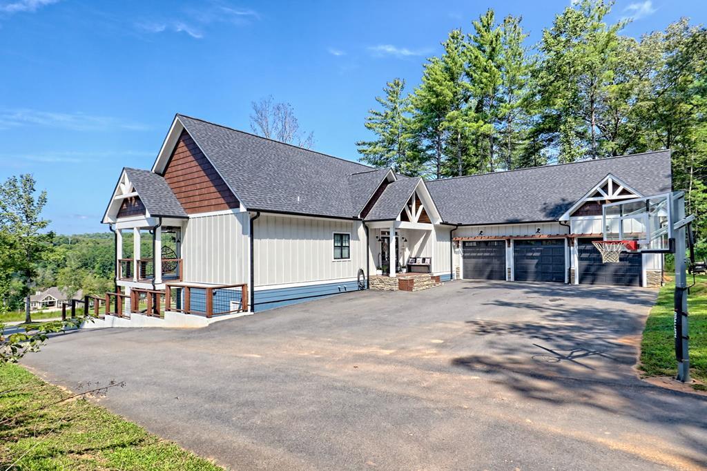 Image 3: 3 Car Garage