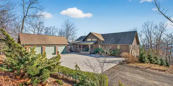 200 Twelve Oaks Drive