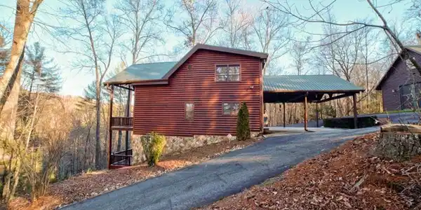 138 Lucius Lane