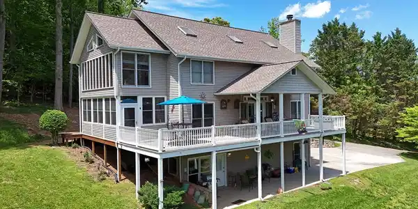 6000 Robinson Road
