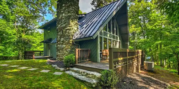 685 Cross Creek