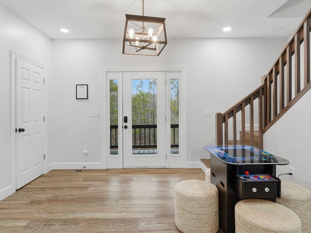 Image 4: Front entrance, Beautiful, wide and welcoming