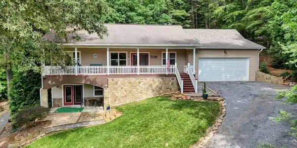 523 Sunnyside Shores