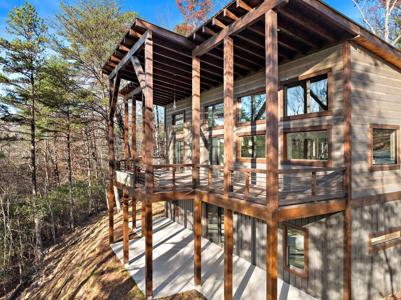 121 Wolf Creek Heights