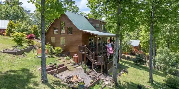 1055 Carolina Fox Circle