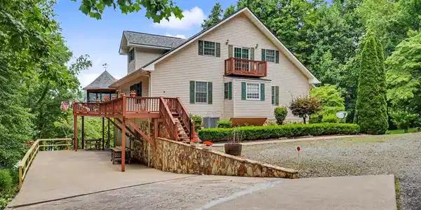 488 Dogwood Place