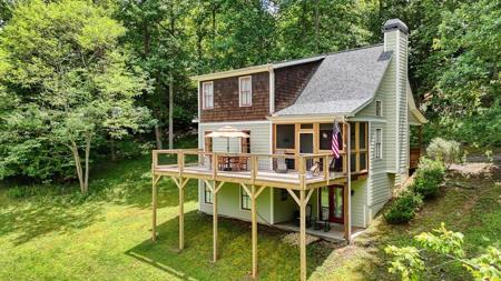 105 Evergreen Road
