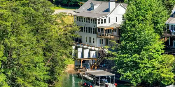 201 Highland Falls