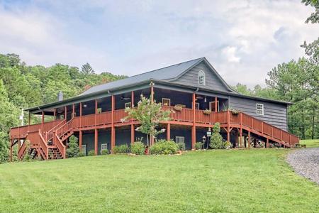 131 Horseshoe Lane