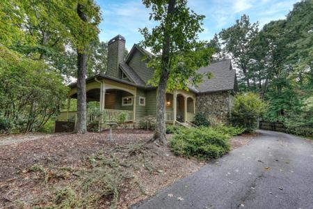 447 Lancelot Loop