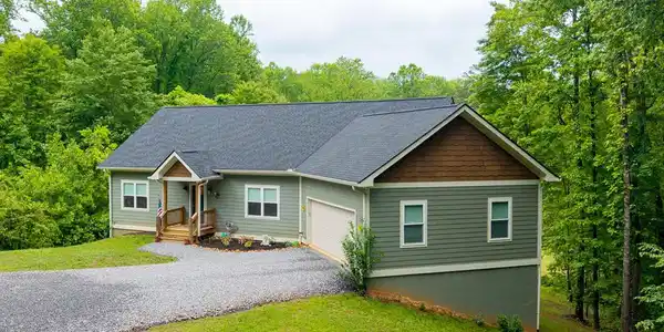 1060 Chatuge Village Circle