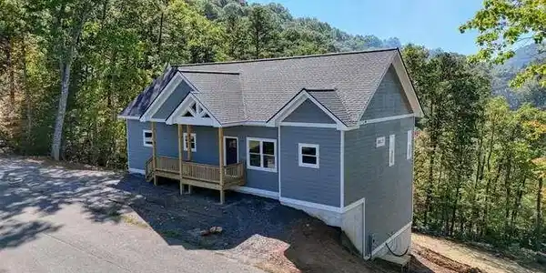 7 Lexington Drive