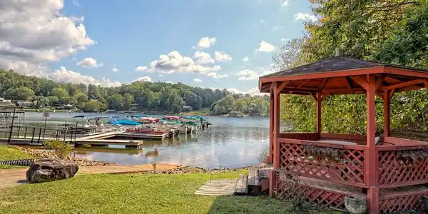Image 4: Community Lake Access
