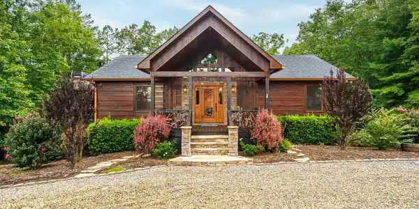 350 Kensington Drive