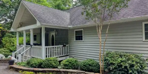 Image 4: Front of Home