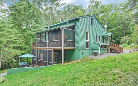1055 Wolfpen Trail
