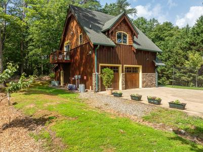 83 Riverview