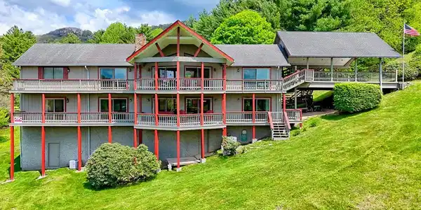 623 Overlook Way