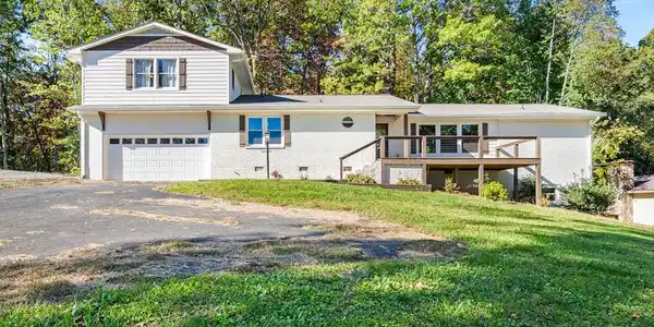 128 Cardinal Lane